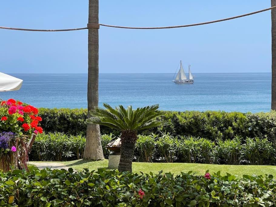 Сasa de vacaciones Spectacular Views At Beachfront Townhouse Rdr318